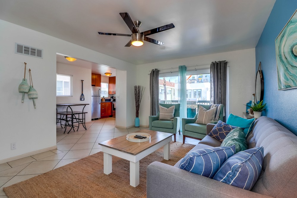 Virtual tour photo 6 of 44 for 813 Manhattan Ct