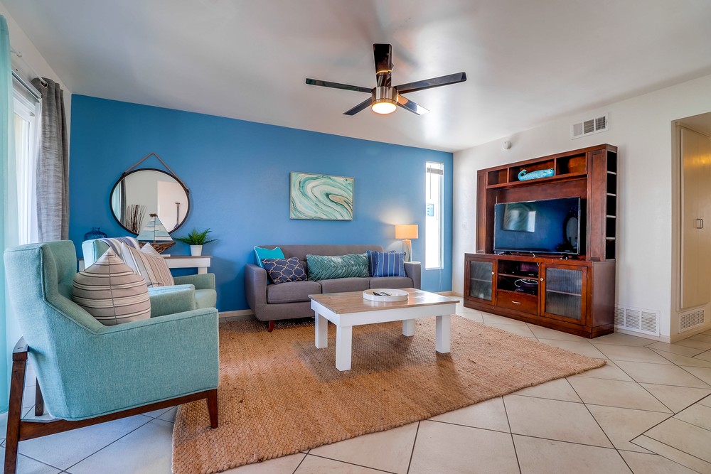 Virtual tour photo 9 of 44 for 813 Manhattan Ct
