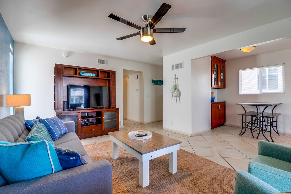 Virtual tour photo 10 of 44 for 813 Manhattan Ct