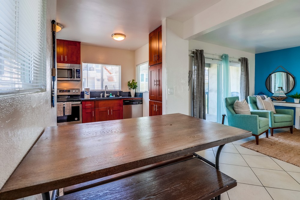 Virtual tour photo 14 of 44 for 813 Manhattan Ct