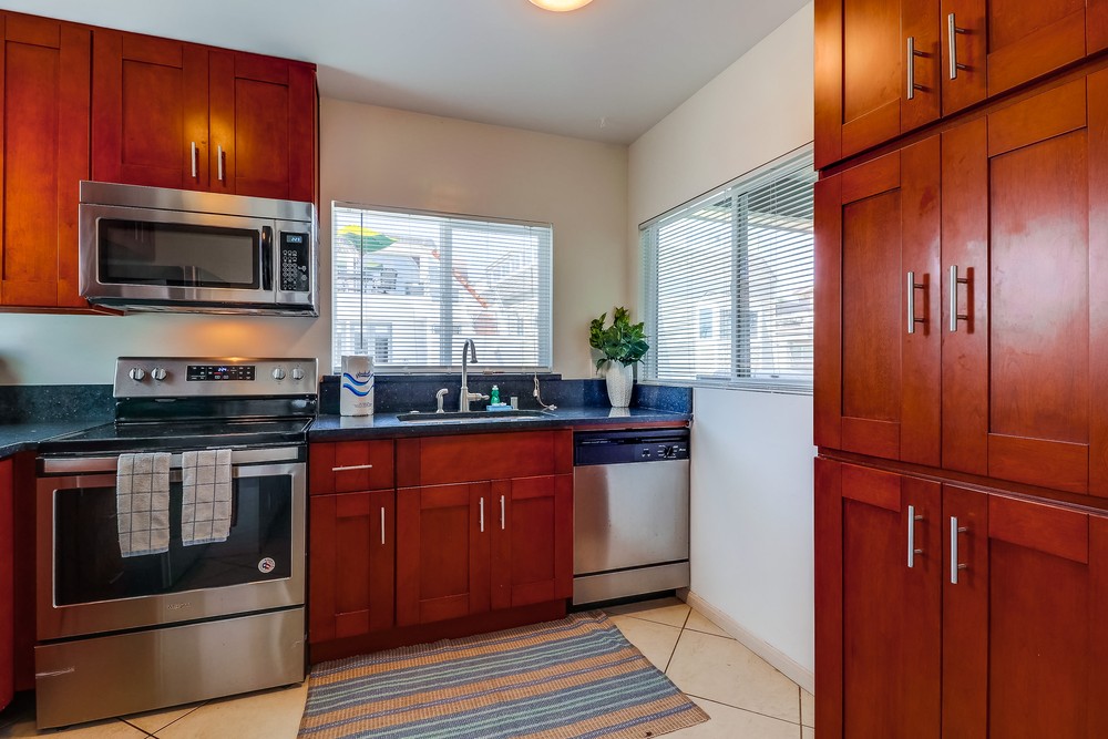 Virtual tour photo 15 of 44 for 813 Manhattan Ct