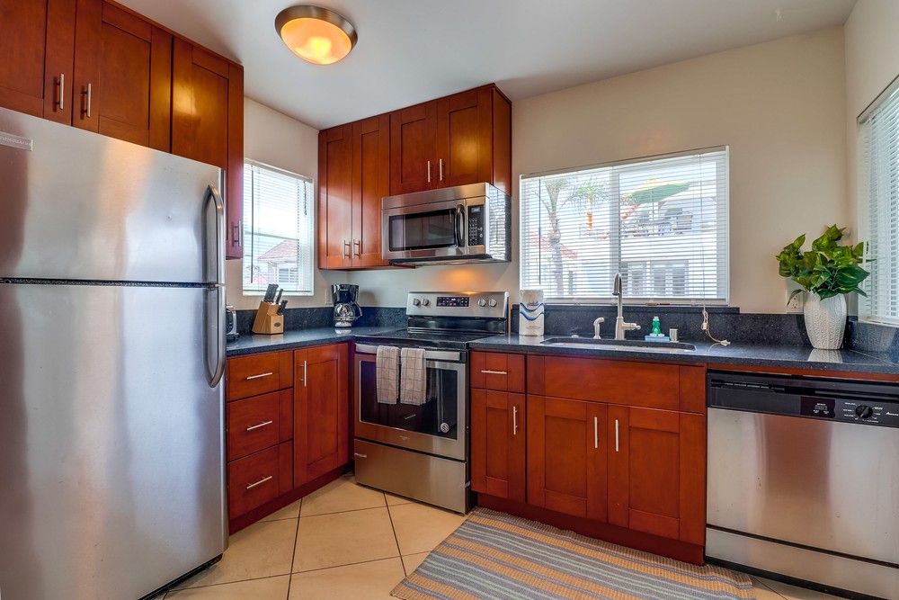 Virtual tour photo 16 of 44 for 813 Manhattan Ct