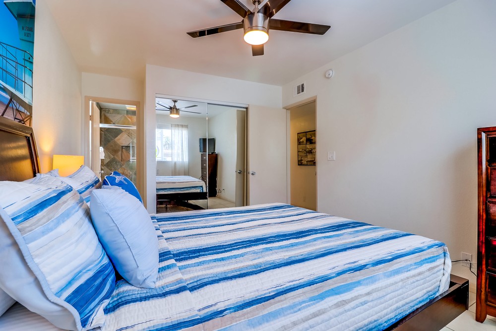 Virtual tour photo 33 of 44 for 813 Manhattan Ct