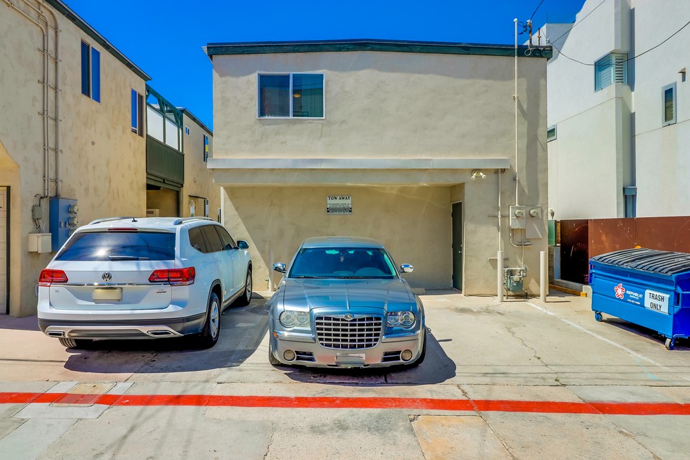 Virtual tour photo 44 of 44 for 813 Manhattan Ct