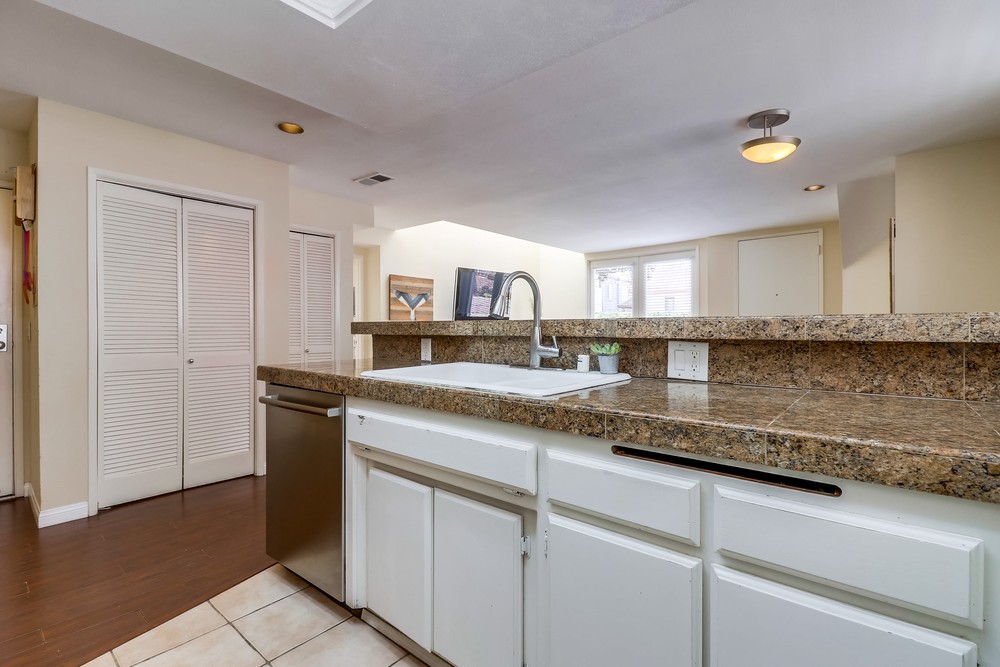 Virtual tour photo 21 of 29 for 813 San Gabriel Pl