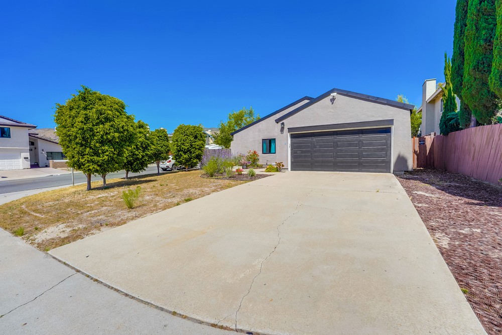Virtual tour photo 4 of 56 for 8137 Thistle Ct