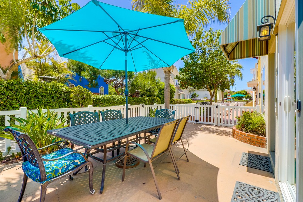 Virtual tour photo 6 of 68 for 814-816 Jamaica Ct