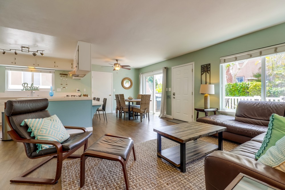 Virtual tour photo 10 of 68 for 814-816 Jamaica Ct