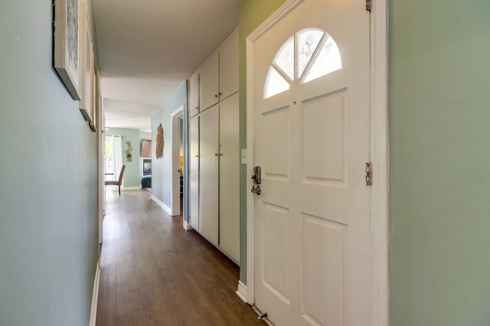 Virtual tour photo 32 of 68 for 814-816 Jamaica Ct