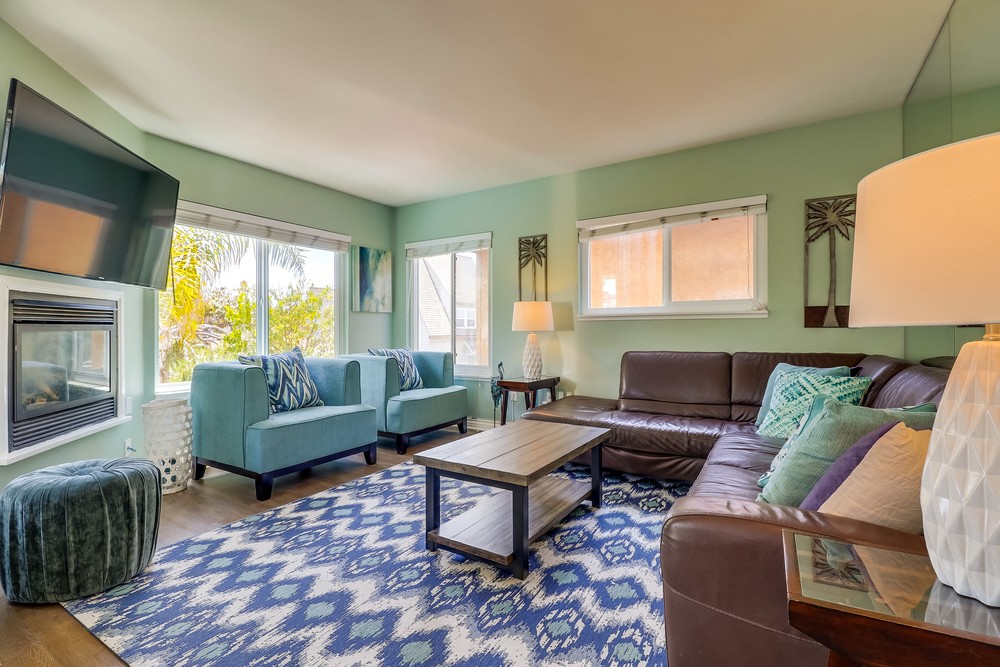 Virtual tour photo 34 of 68 for 814-816 Jamaica Ct