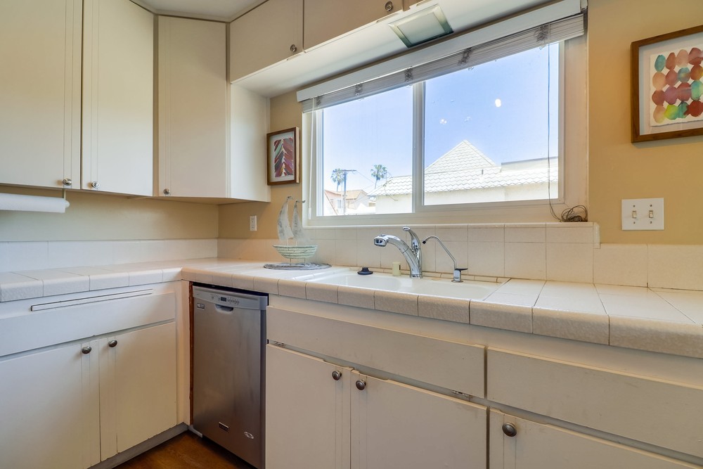 Virtual tour photo 47 of 68 for 814-816 Jamaica Ct