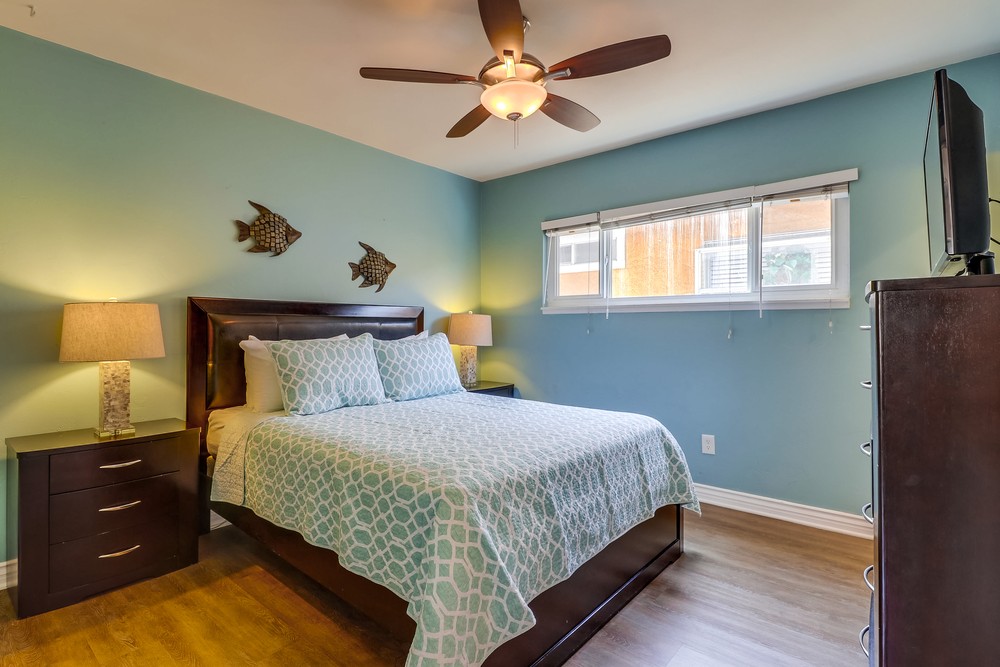 Virtual tour photo 52 of 68 for 814-816 Jamaica Ct