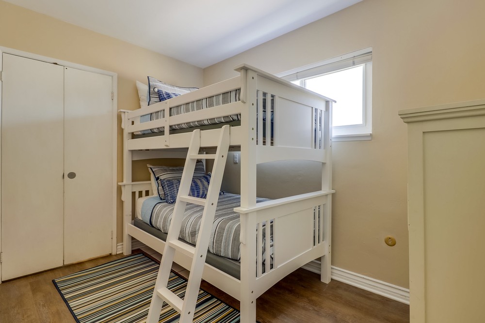 Virtual tour photo 56 of 68 for 814-816 Jamaica Ct
