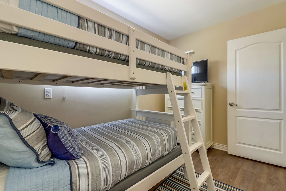 Virtual tour photo 57 of 68 for 814-816 Jamaica Ct