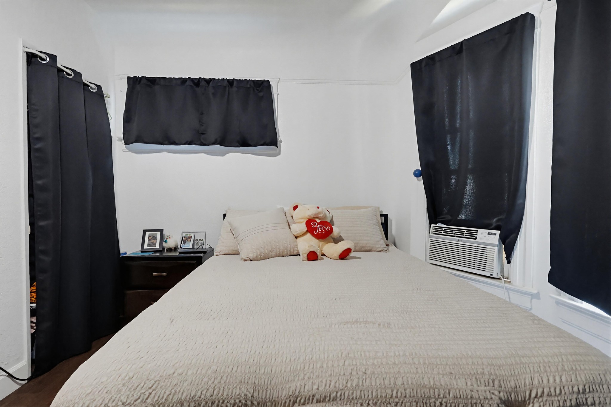 Virtual tour photo 30 of 49 for 814 E 41st St