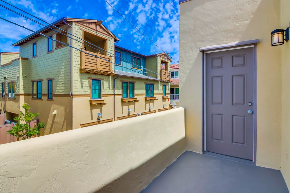 Virtual tour photo 3 of 43 for 814 Jamaica Ct