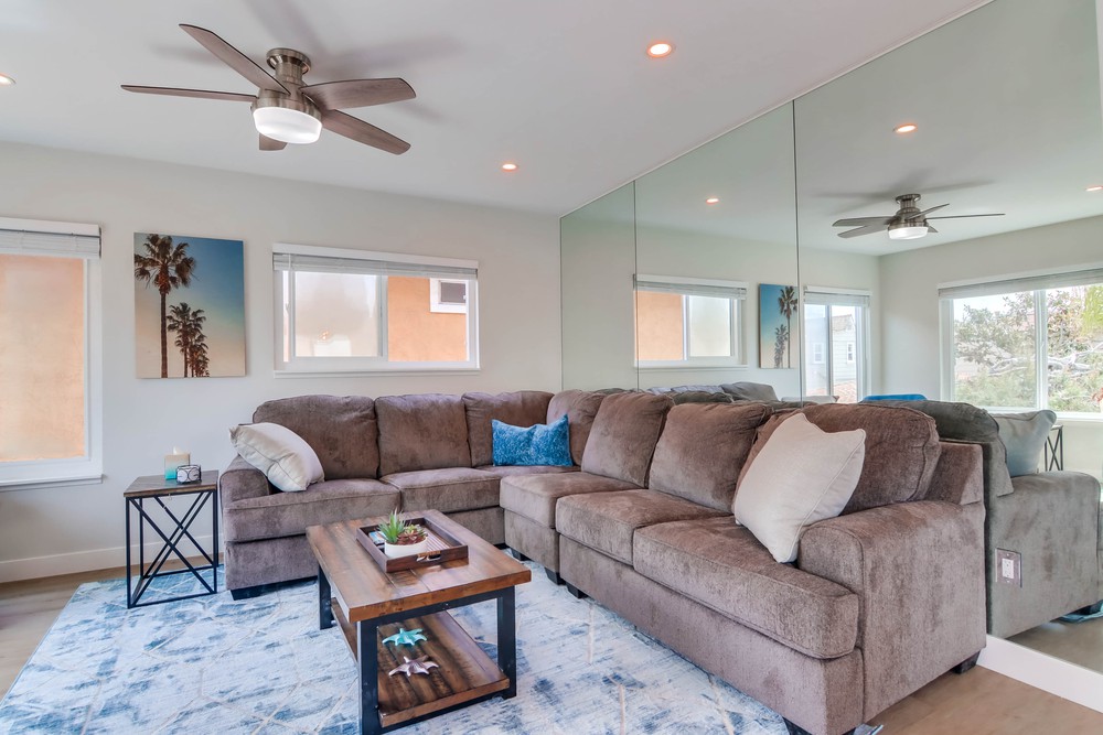 Virtual tour photo 8 of 43 for 814 Jamaica Ct