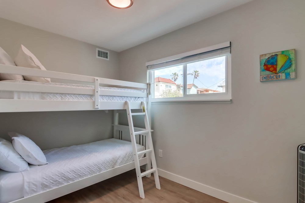 Virtual tour photo 30 of 43 for 814 Jamaica Ct