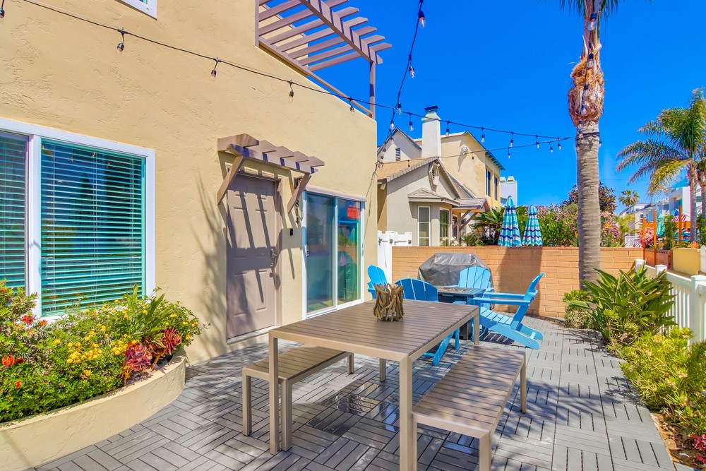 Virtual tour photo 9 of 45 for 814 Jamaica Ct