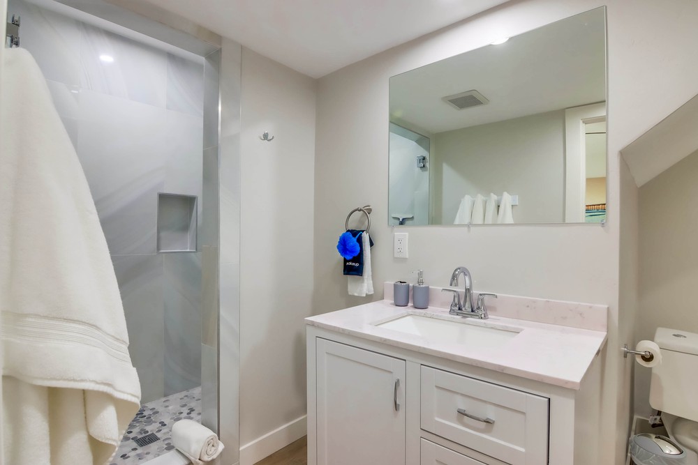 Virtual tour photo 36 of 45 for 814 Jamaica Ct