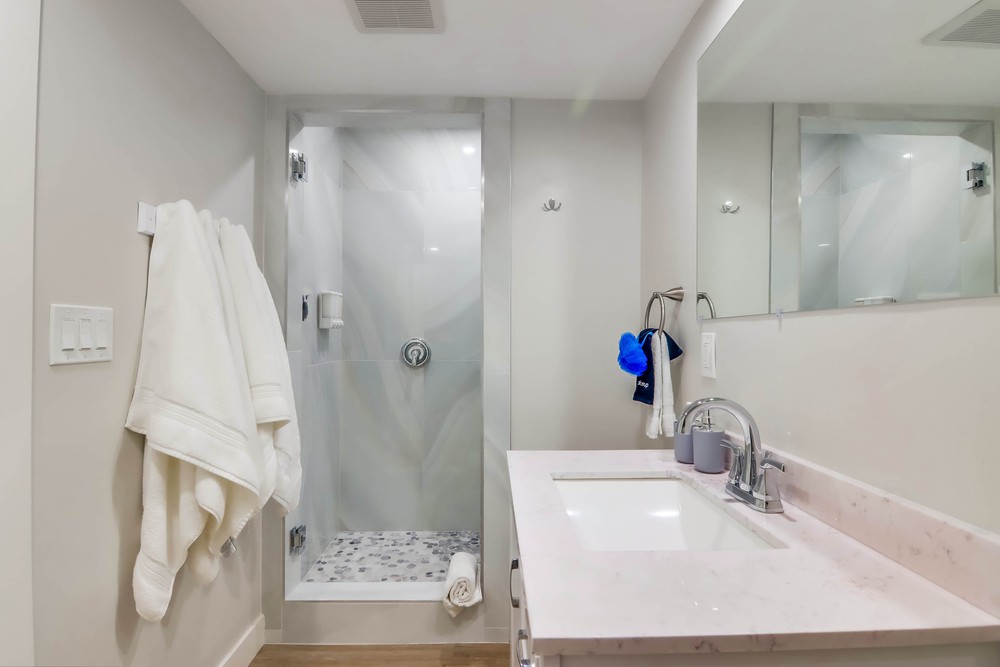 Virtual tour photo 37 of 45 for 814 Jamaica Ct
