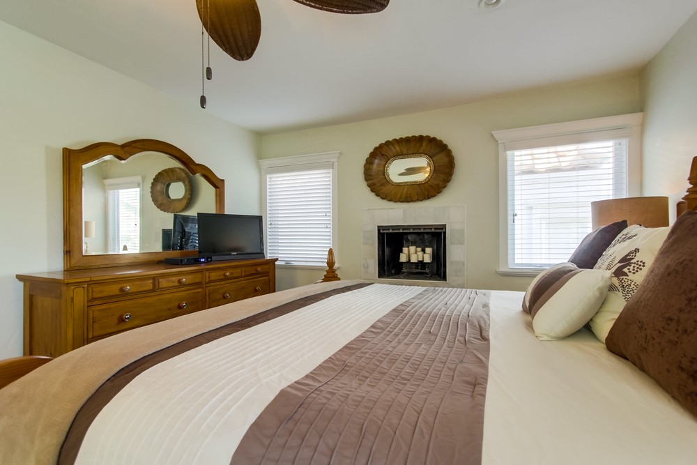 Virtual tour photo 51 of 82 for 814 Manhattan Ct