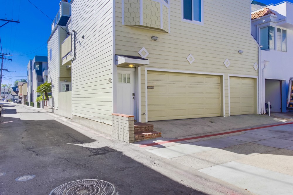 Virtual tour photo 82 of 82 for 814 Manhattan Ct