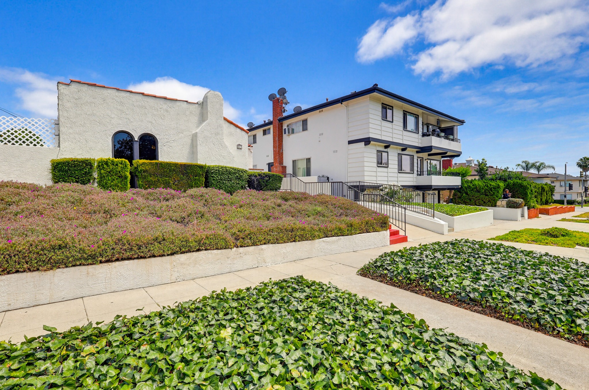 Virtual tour photo 4 of 59 for 814 S Alma St