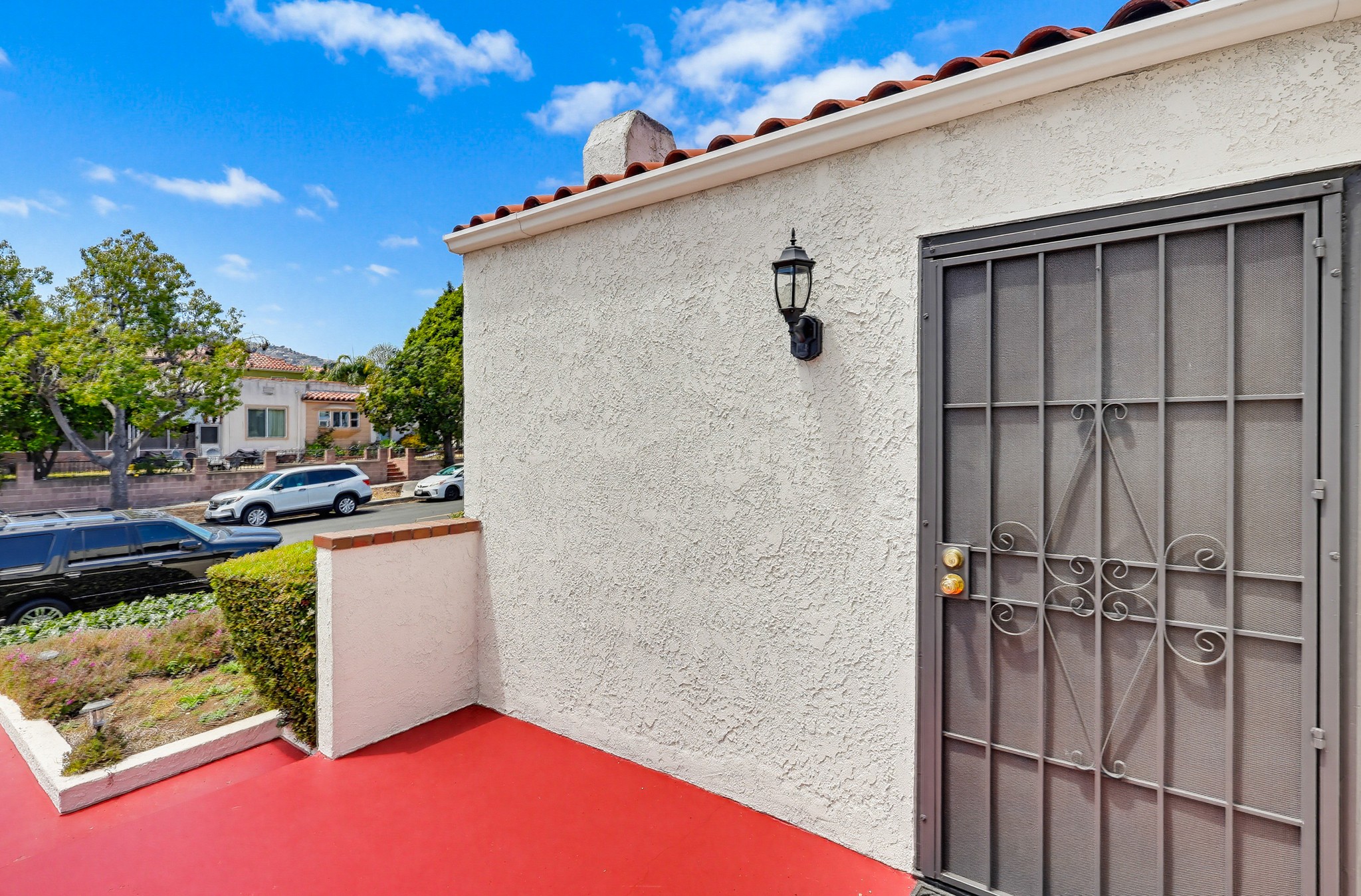 Virtual tour photo 8 of 59 for 814 S Alma St