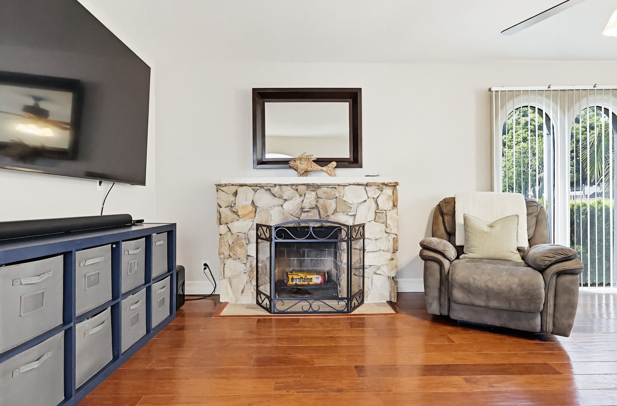Virtual tour photo 10 of 59 for 814 S Alma St