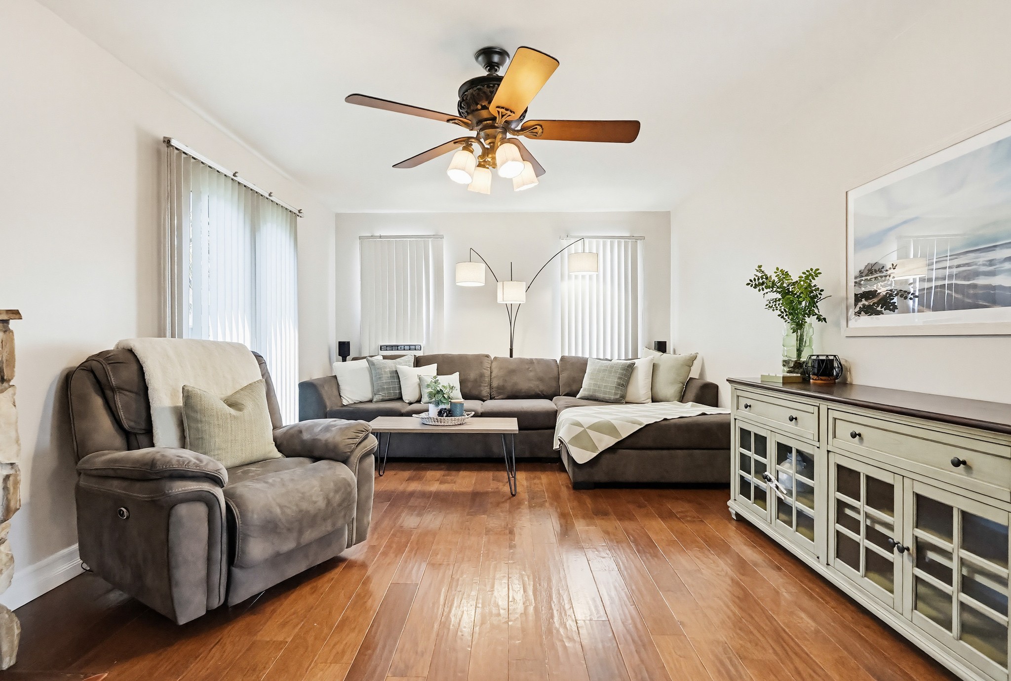 Virtual tour photo 11 of 59 for 814 S Alma St
