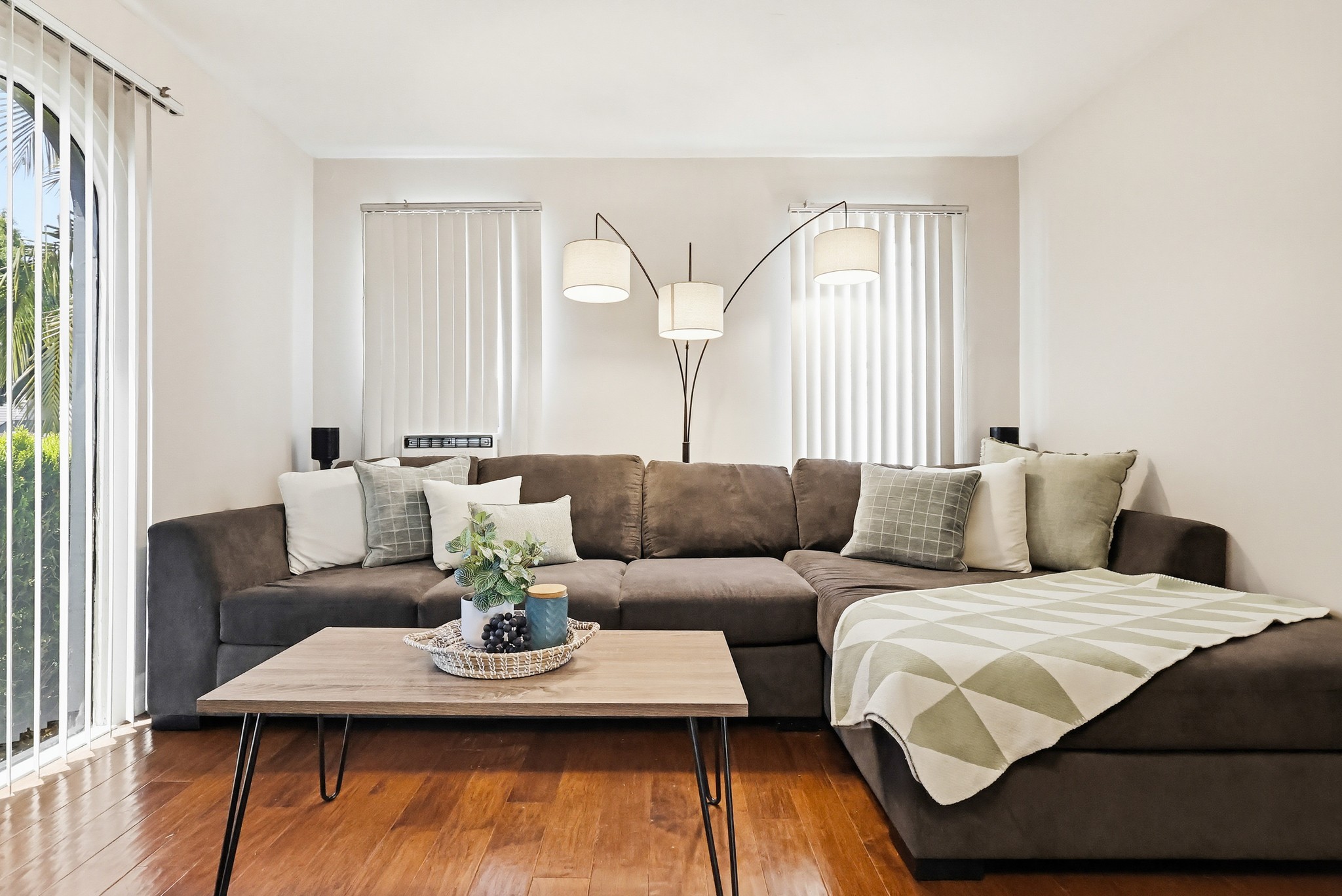Virtual tour photo 12 of 59 for 814 S Alma St