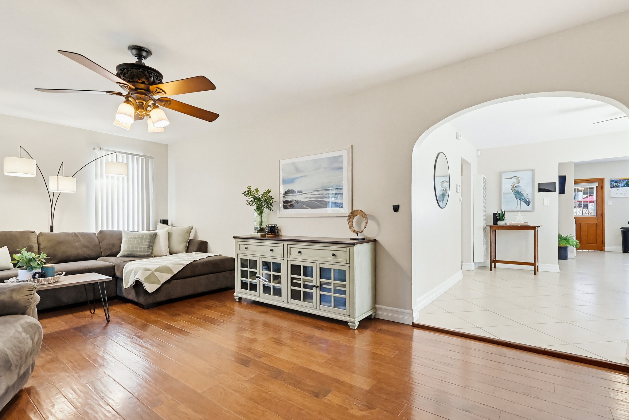 Virtual tour photo 14 of 59 for 814 S Alma St