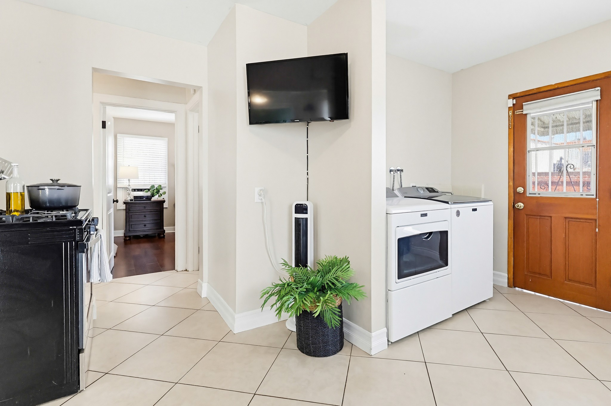 Virtual tour photo 28 of 59 for 814 S Alma St