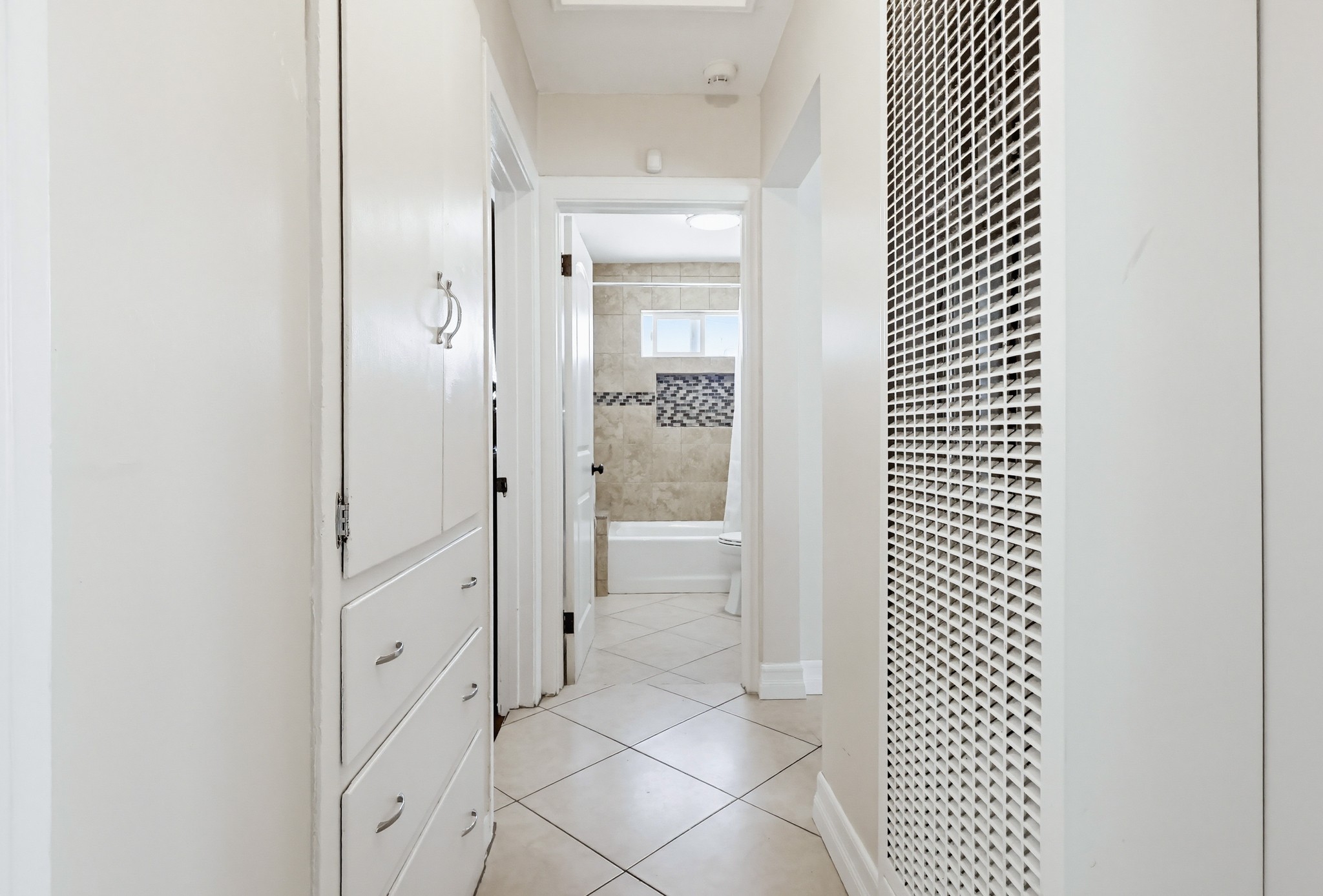 Virtual tour photo 36 of 59 for 814 S Alma St