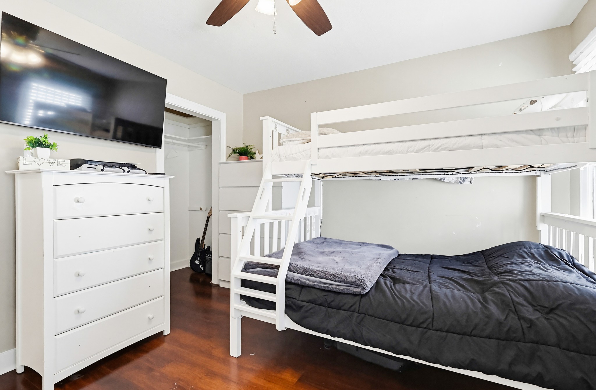 Virtual tour photo 38 of 59 for 814 S Alma St