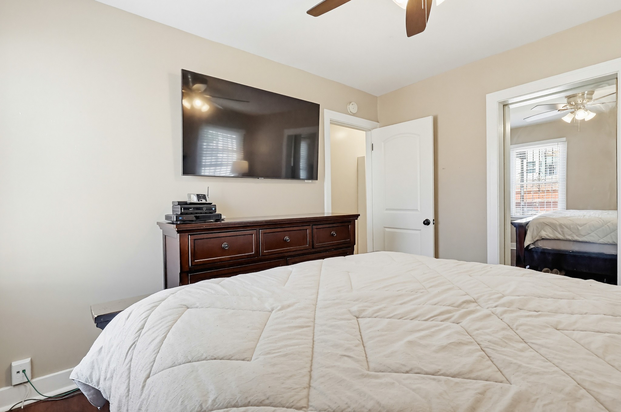 Virtual tour photo 42 of 59 for 814 S Alma St