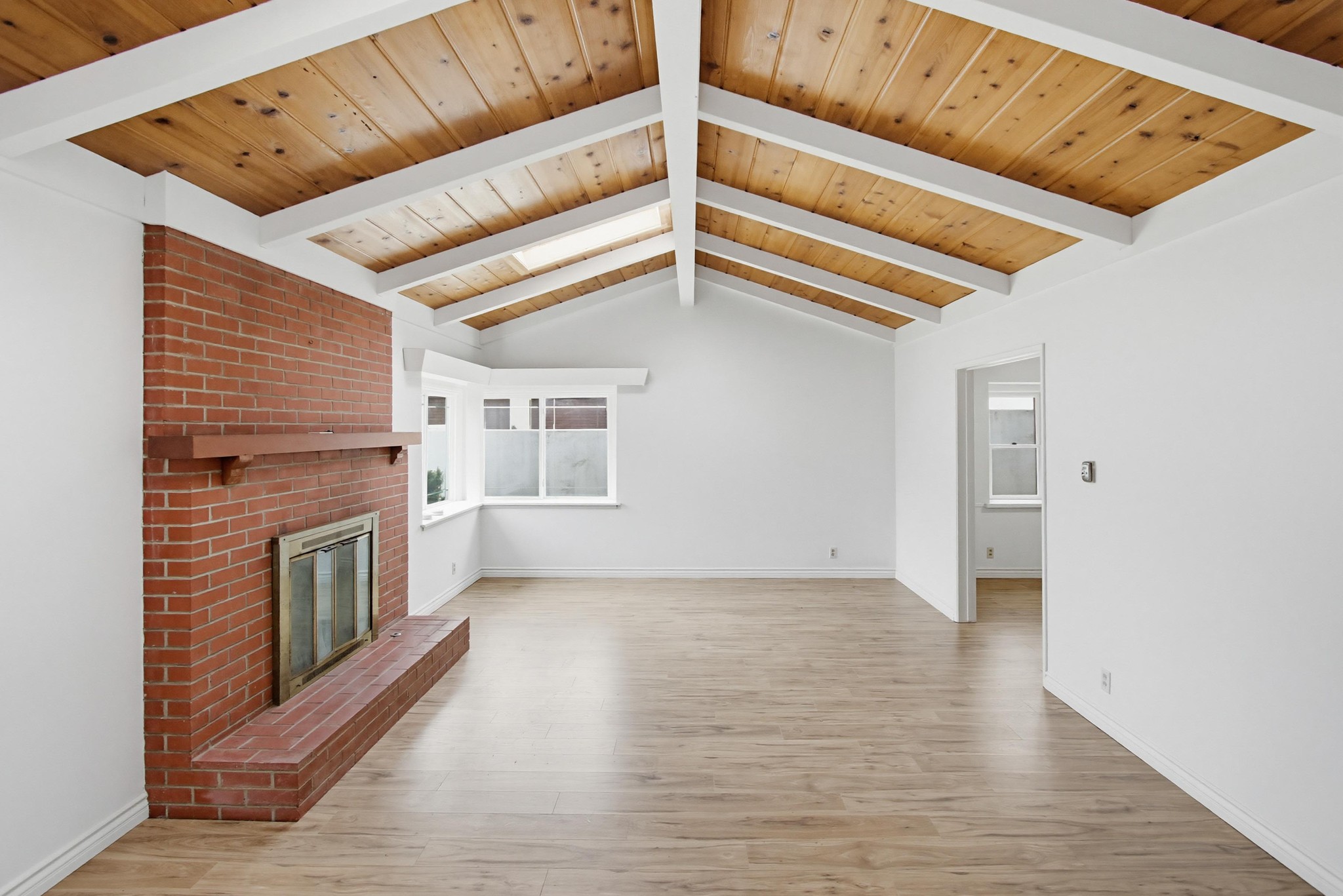 Virtual tour photo 9 of 43 for 815 Hermes Ave