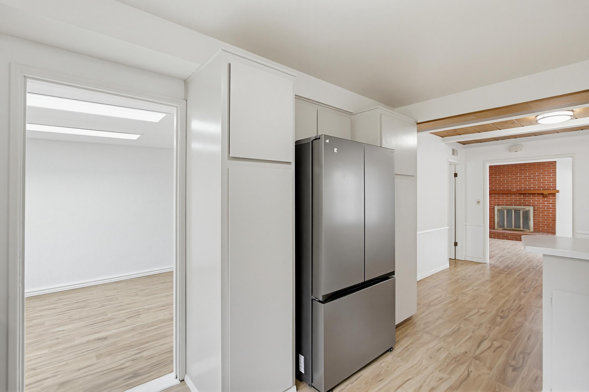Virtual tour photo 18 of 43 for 815 Hermes Ave