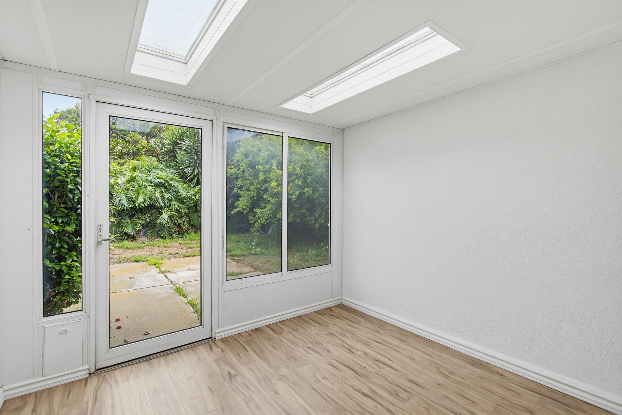 Virtual tour photo 19 of 43 for 815 Hermes Ave