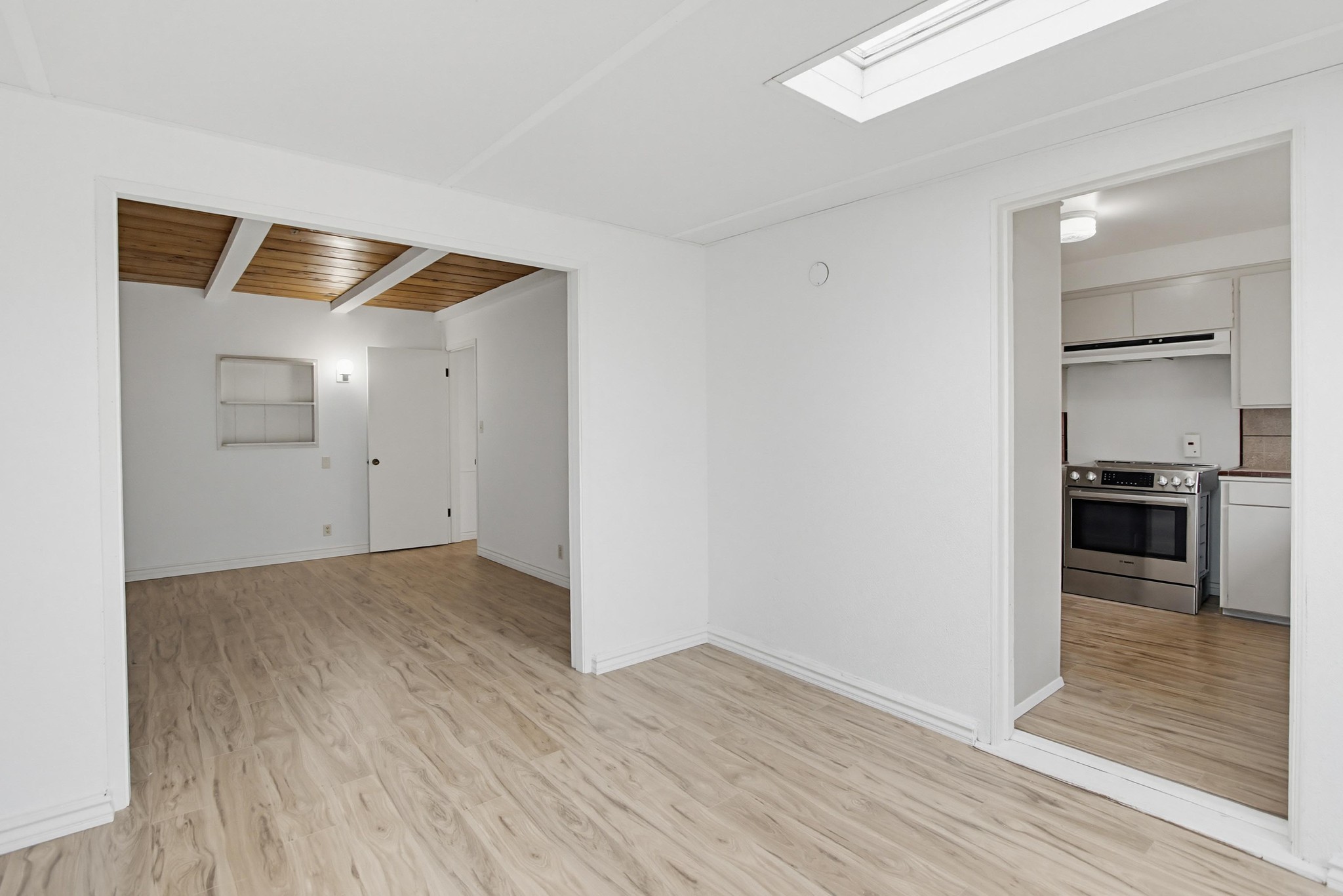 Virtual tour photo 20 of 43 for 815 Hermes Ave