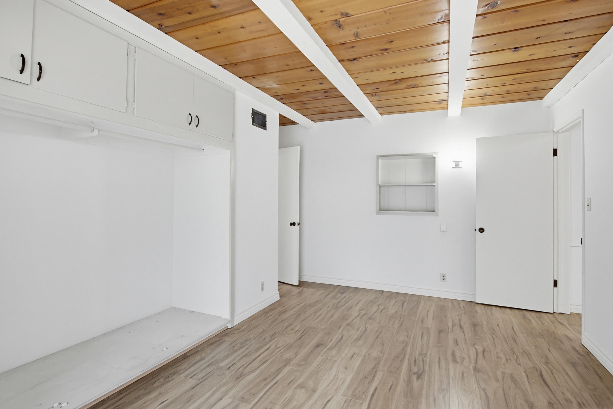 Virtual tour photo 22 of 43 for 815 Hermes Ave