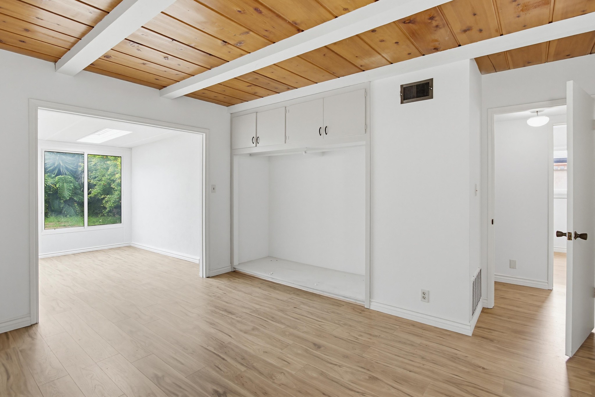 Virtual tour photo 23 of 43 for 815 Hermes Ave