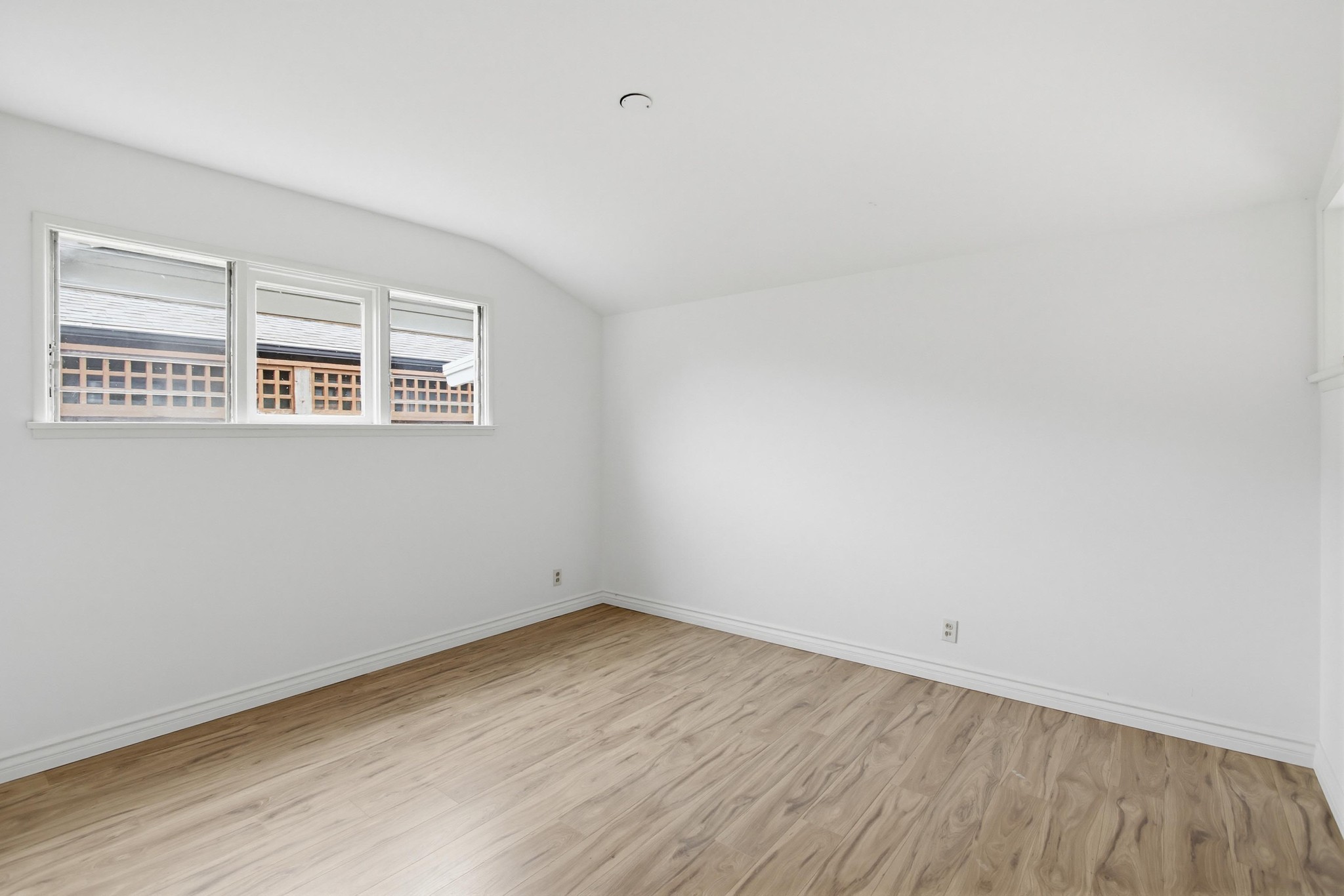 Virtual tour photo 25 of 43 for 815 Hermes Ave