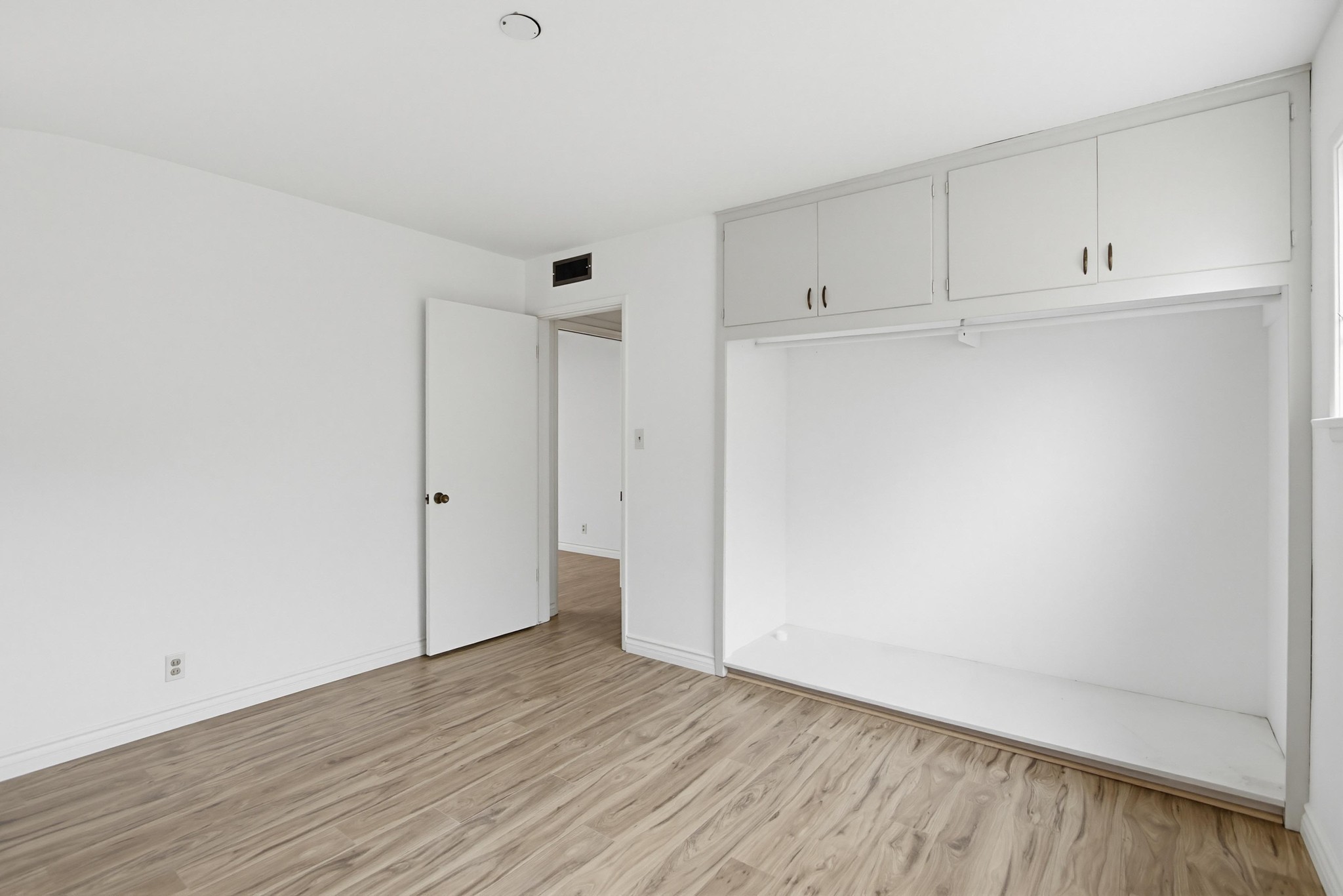 Virtual tour photo 26 of 43 for 815 Hermes Ave