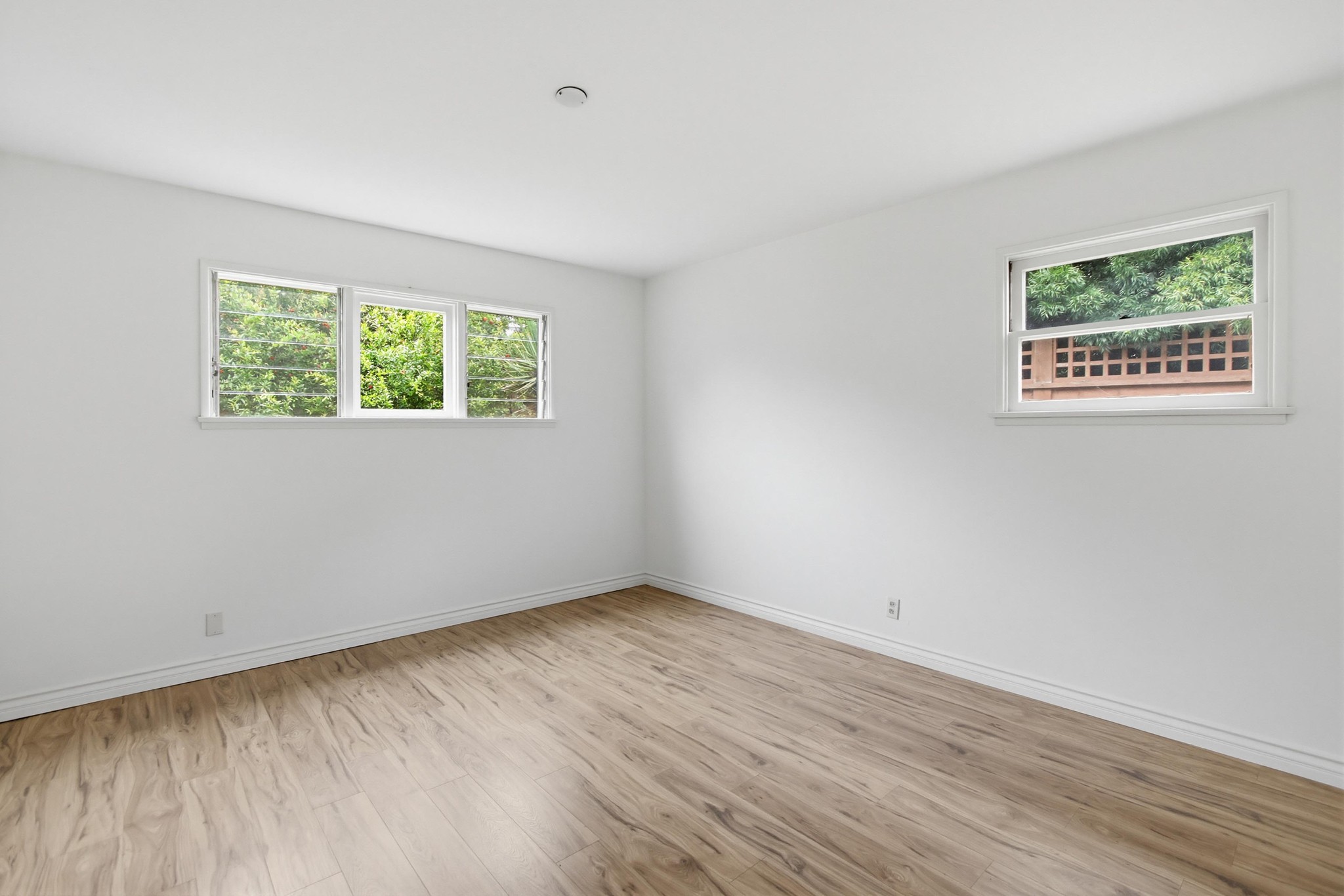 Virtual tour photo 28 of 43 for 815 Hermes Ave