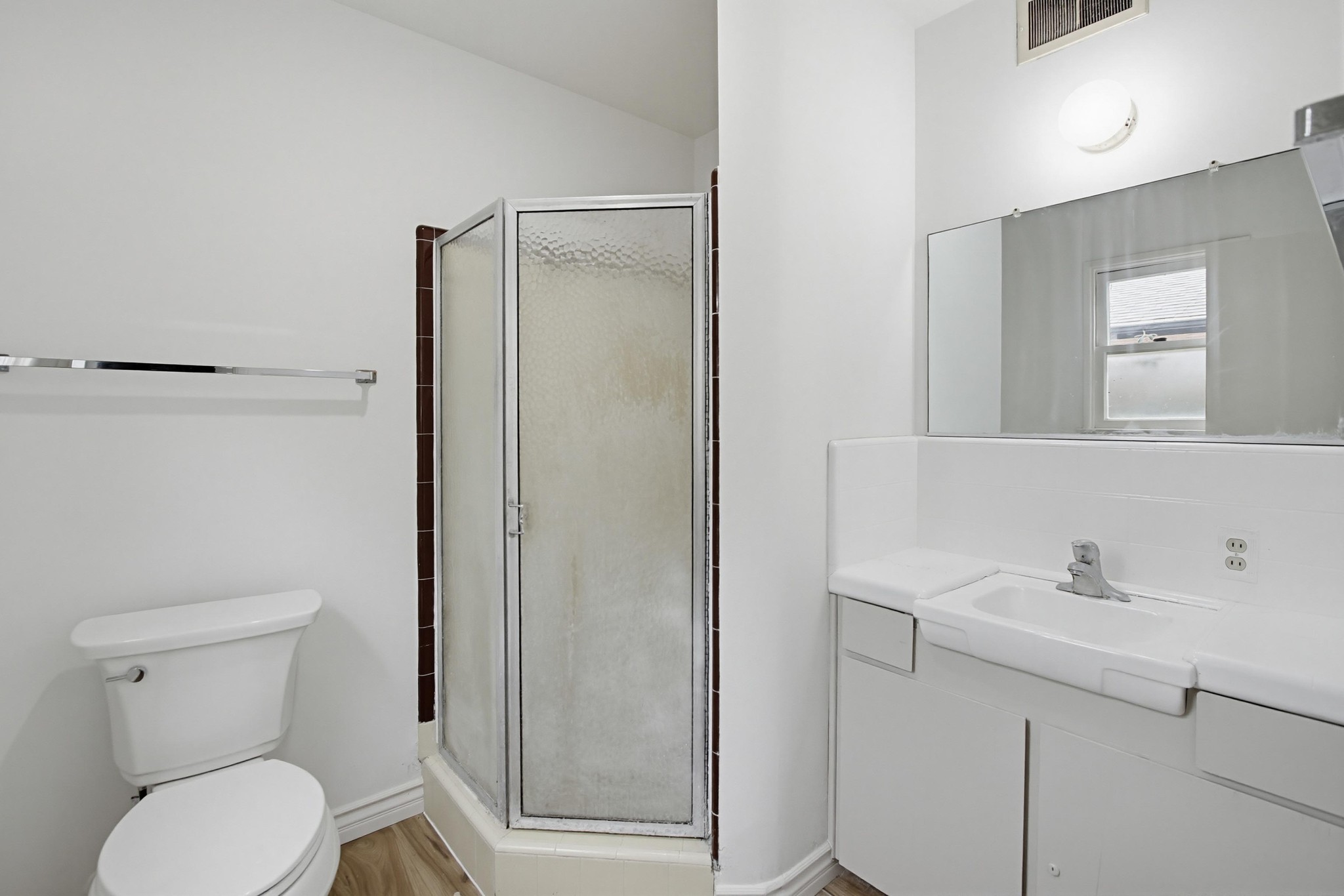 Virtual tour photo 32 of 43 for 815 Hermes Ave