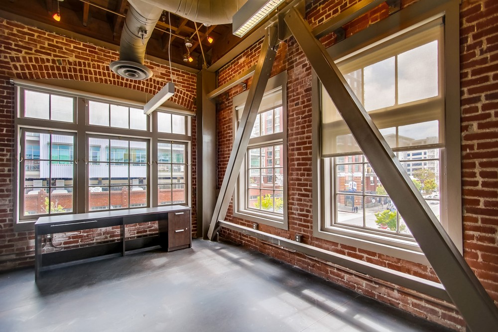 Virtual tour photo 21 of 42 for 815 J Street