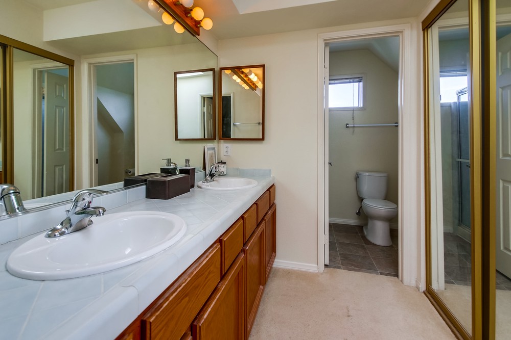 Virtual tour photo 40 of 56 for 815 Ormond Ct a