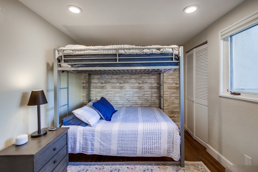 Virtual tour photo 34 of 39 for 815 Salem Ct